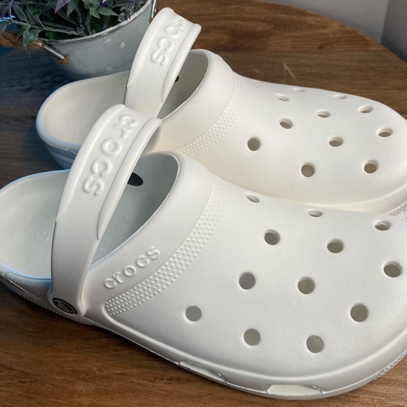 white crocs size 11
